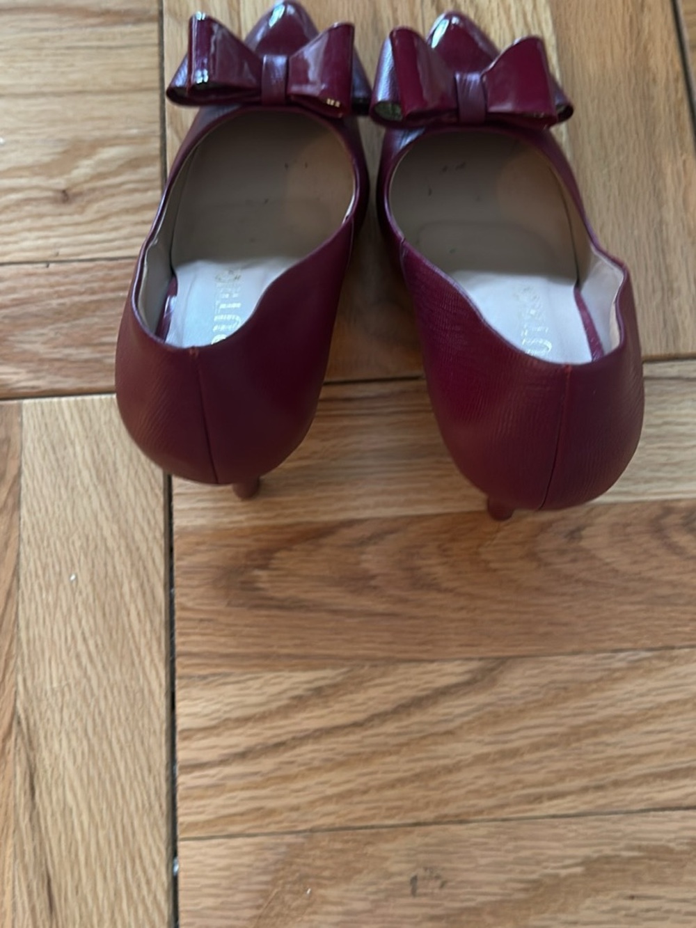 Butrich Women's Burgundy Patent Pointed-Toe Bow Heels - Picture 3 of 5